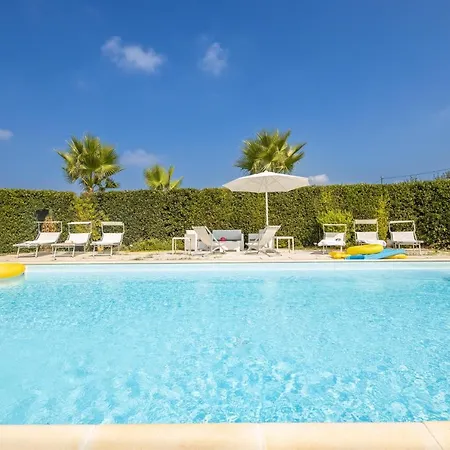 Salento Con Piscina E Orto Villa